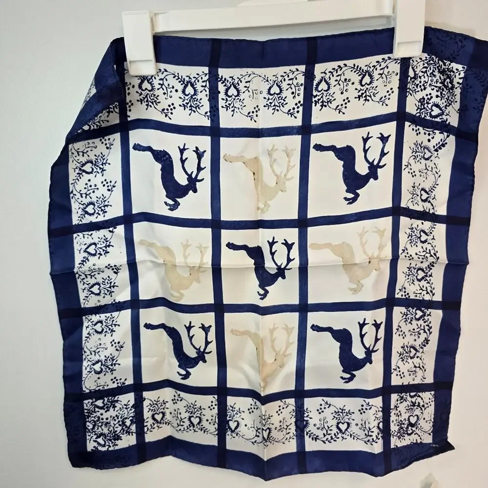 Handdrucke Sekyra Neckerchief scarf 19x19 Nwt